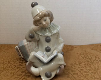 Lladro Girl with Accordion 1178