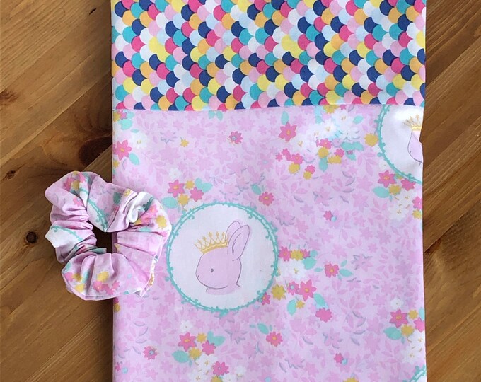 Bunny Pillowcase, Floral, Easter Bunny! Standard/Queen Size.