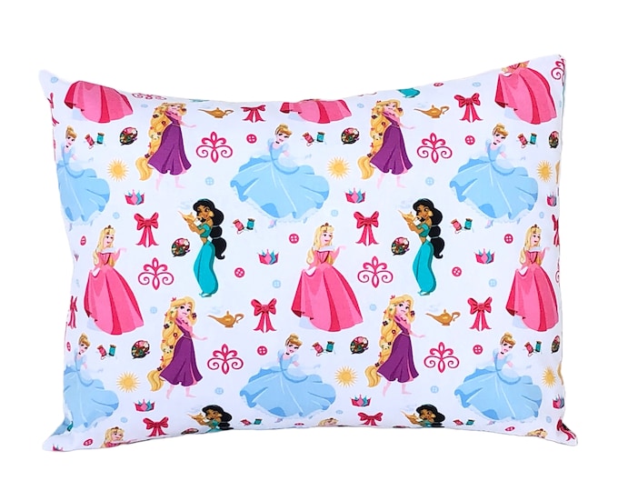 Disney Princesses, Aurora, Rapunzel, Cinderella and Jasmine Pillowcover!