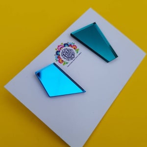 geometric earrings, stud earring, comfortable jewellery, round earring, bold earring, delicate earring, geometric design, matisse design
