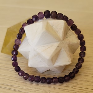 Amethyst stretch bracelet