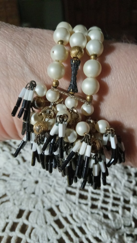 Vtg. 1950s  bracelet with white beads and beaded … - image 4