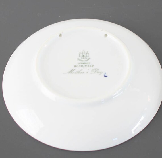 Vintage Bing and Grondahl Mothers' Day Plate ( 1969) - First Vintage Bing and Grondahl Mothers' Day Plate ( 1969) - First