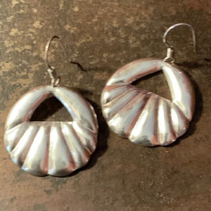 925 Scalloped Dangle Earrings, Vintage Taxco Mexico Sterling Silver Scalloped Earrings, Mexico 925 Dangle Earrings, Taxco Earrings