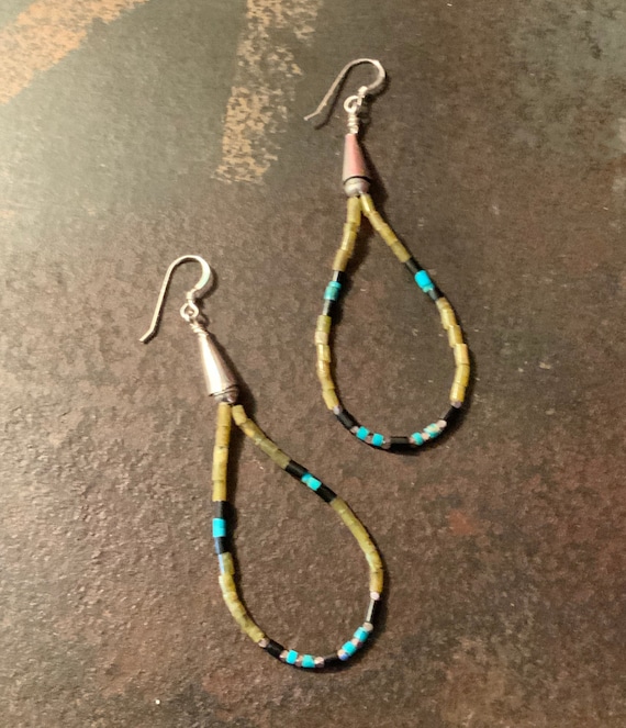 Native American Heishi Beads Dangle Earrings, Vint