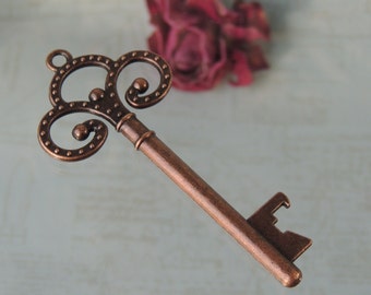 Key in brass or antique copper