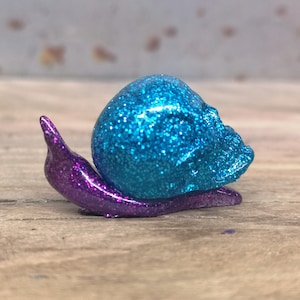 Snail skull Ornament, Tiny Snail Skull