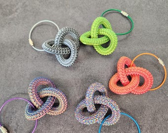 3D Printed Tentacle Celtic Knot Keyring: Color Changing PLA