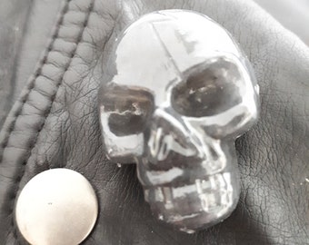 Hand Cast Resin Skull Brooch - Saz Skullduggery