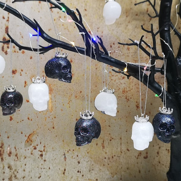 Crown Skull Bauble, Christmas Tree Skulls, Halloween Tree Skulls