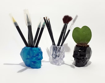 Geometric Skull Pot: Resin Makeup Brush & Pen Holder