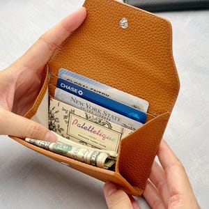 Cartera de cuero para mujer con múltiples tarjetas, plegable, de piel de grano completo con múltiples ranuras para tarjetas, monedero pequeño único y elegante para uso diario