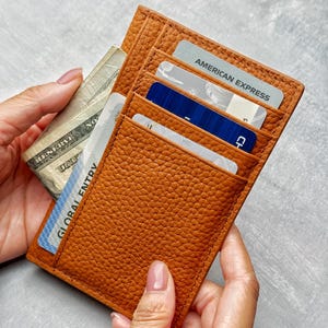 Tarjetero de cuero para tarjetas de crédito, efectivo, tarjetero, estuche de sobre de cuero, regalo para mamá, ella y él, monedero minimalista delgado con diseño de dije de cobre.