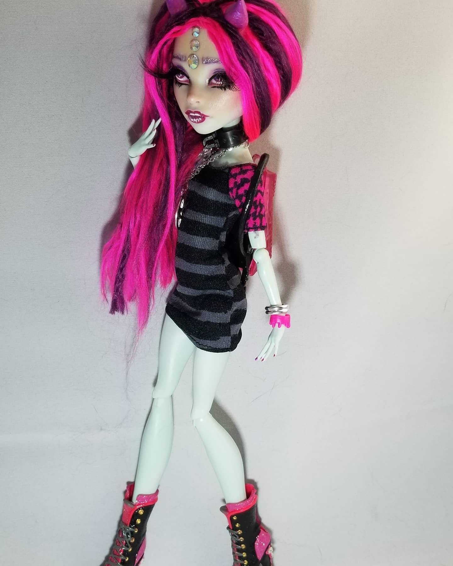 emo's not dead merch