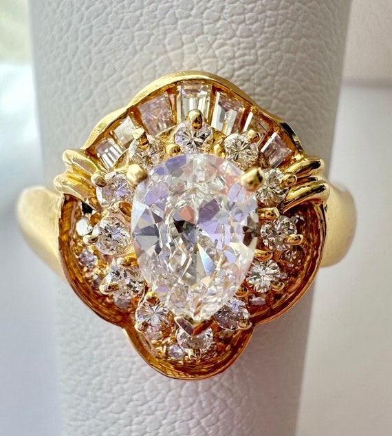 Pear Shape Diamond 18K Yellow Gold Ring