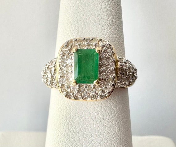 Elegant Green Emerald & Diamond 18K Yellow Gold R… - image 1
