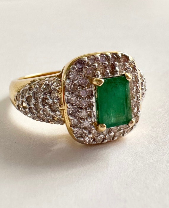 Elegant Green Emerald & Diamond 18K Yellow Gold R… - image 5