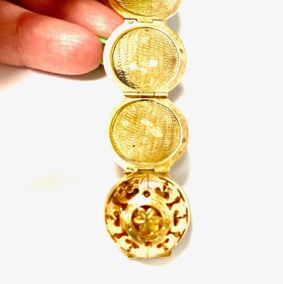 9ct Gold Locket and 18