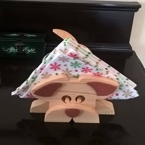 Incontra Joe! Il tuo porta tovaglioli preferito per cani! Fatto a mano in legno, un regalo fantastico! Un regalo per gli amanti degli animali!