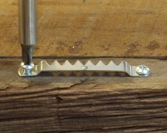 35lb Sawtooth Picture Frame Hangers with Screws