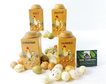 Pepper Vintage 70/'s Mod Mexican Rooster Wooden Spice Shakers Spice Dining set of 4 Paprika Garlic Salt Kitchen All Spice
