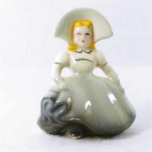 Planter Girl Bonnie Lass with Hat Ceramic 5.5"