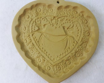 Wall Plaque Cookie Mold Brown Bag Cookie Art Co 1985 Heart and Doves Stoneware