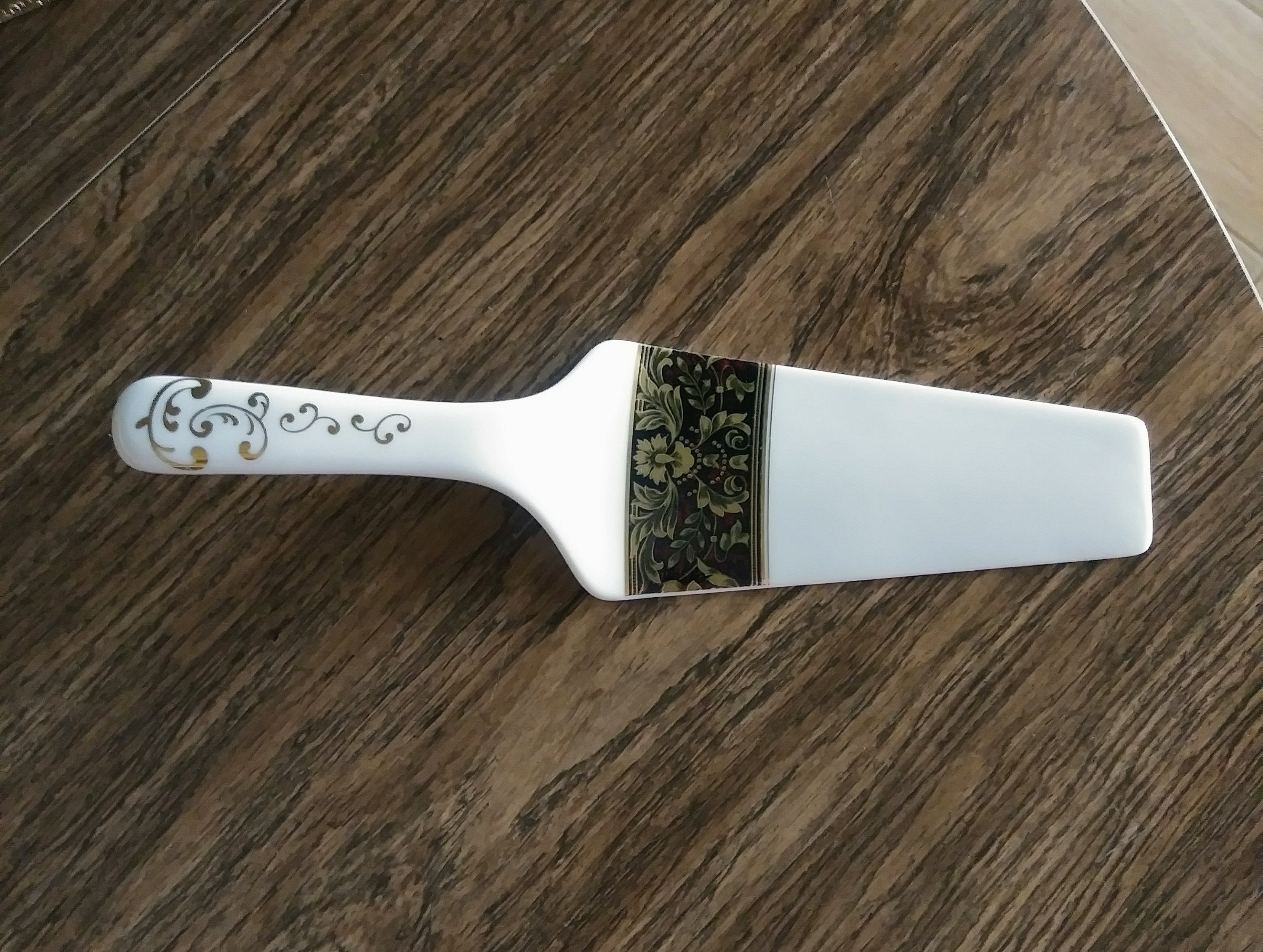 Porcelain pie/cake server. Black gold and red pie knife. Etsy