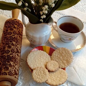 LILIES of the valley, Embossing rolling pin, Laser engraved wooden rolling pin for Cookies, Cookie rolling pin, Embossed roller for cookies