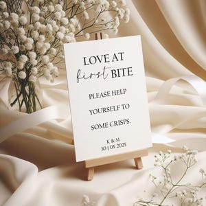 Gepersonaliseerd bord met knapperige staaf voor bruiloft: elegant goudfoliedecor afbeelding 2