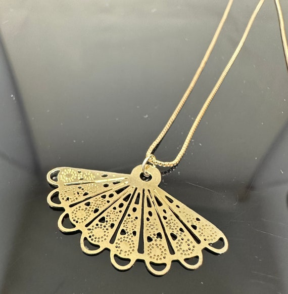 14k Gold Fan Necklace - image 1