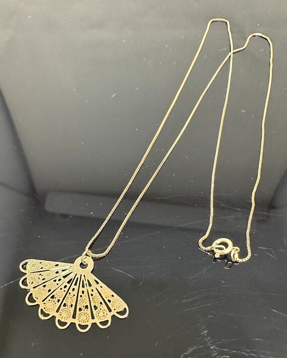 14k Gold Fan Necklace - image 4