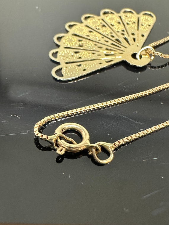 14k Gold Fan Necklace - image 2