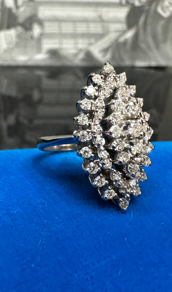 Beautiful Diamond & 14k White Gold Ring
