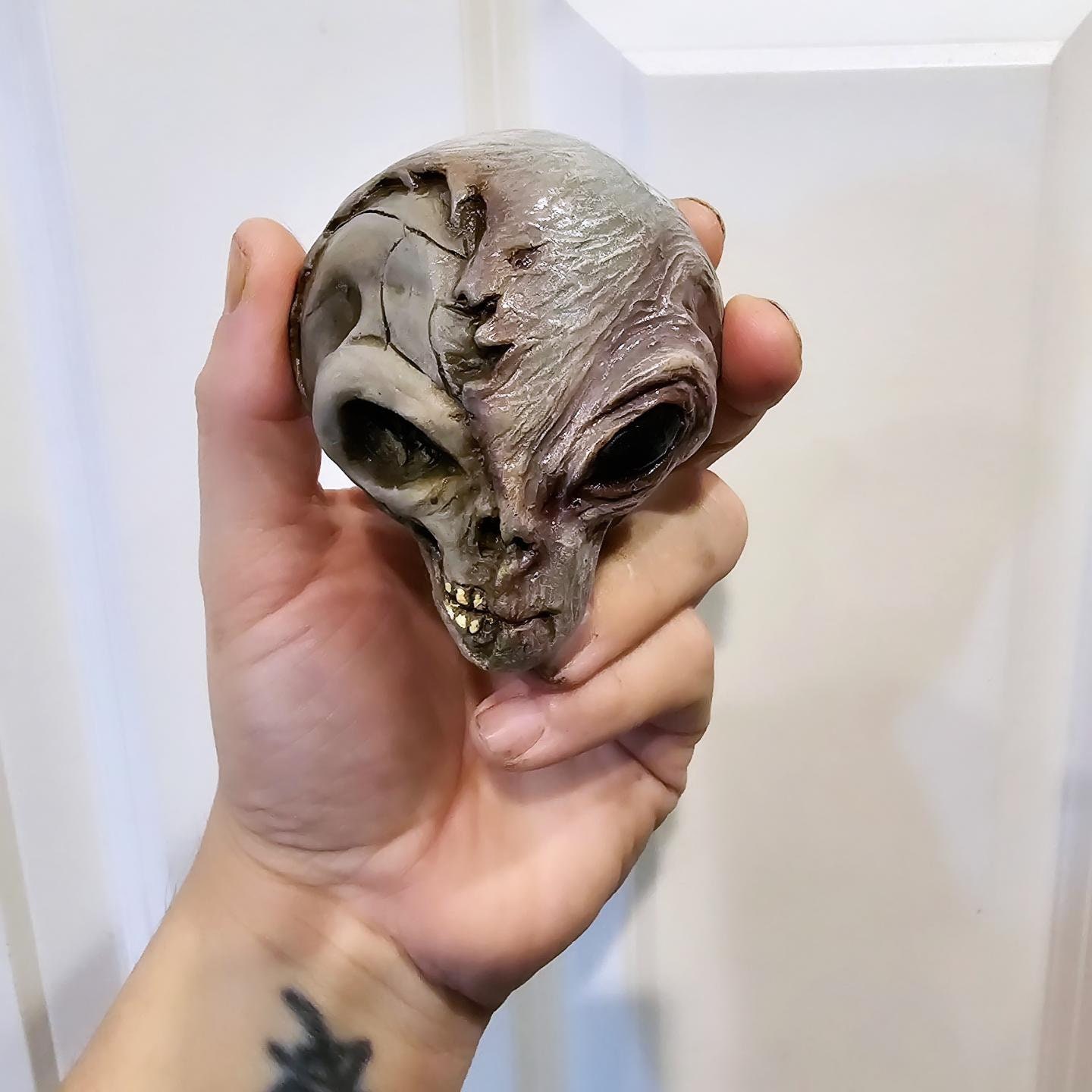 Original Fake × Gallery1950 skull mat skull Fake × Gallery1950