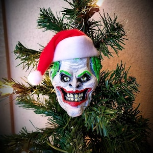Kerstgrap op de Joker geïnspireerd kerstboomornament