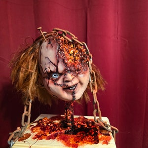 Chucky inspirowany sztuką Gore'a, popiersie naturalnej wielkości