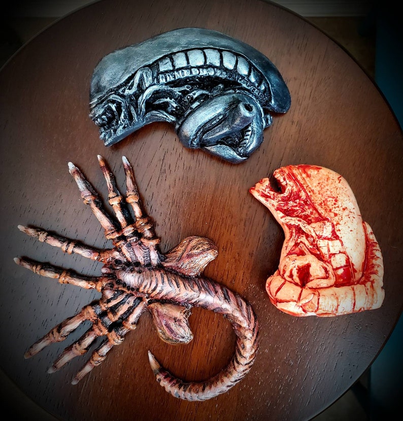 Alien Chest Buster A Face Hugger And Xenomorph 3 Piece Magnet Etsy
