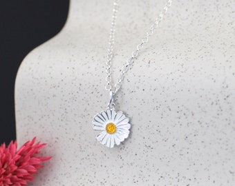 DAISY | Collier minimaliste en argent 925 avec fleur de marguerite blanche | Bijou bohème et délicat