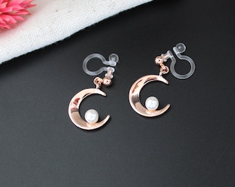 LUNA | Clip-on earrings with gold crescent moon | Celestial boho wedding jewelry | Invisible clips (no piercing)