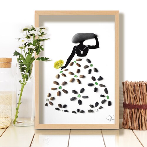 FASHION Pebble Art Design with a vintage feeling- Elegant Lady- Wall Art- Home decor- Eco-Art shops from France- 3D Shadow Box- 24x32cm or 32x42cm
