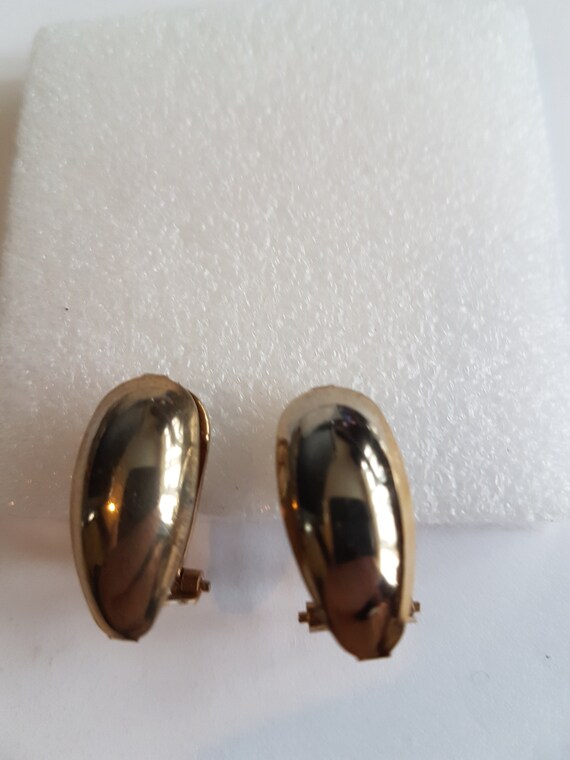 half moon stud .with clip