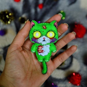 Spooky Cat Plushie Keychain, Gothic Halloween Doll Zombie Cat