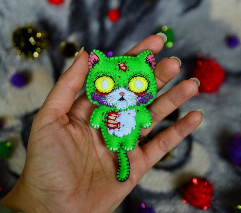 Spooky Cat Plushie Keychain, Gothic Halloween Doll Zombie Cat