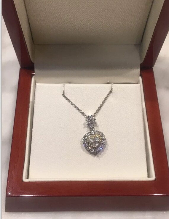 Gold. Diamond Heart Pendant 
