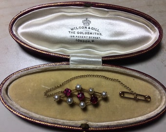 Edwardian 18ct. 750. Gold. Natural Ruby & Split Pearl Brooch. Boxed