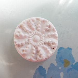 112 Scale Small ceiling Rose or Decorative Moulding F