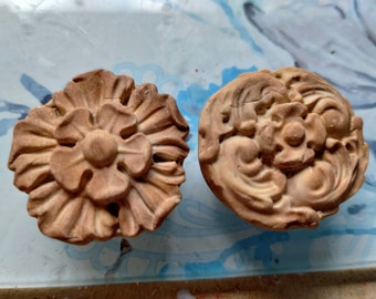 1/12 Scale Dollhouse XL Tudor Rose Pie, Choice of 2