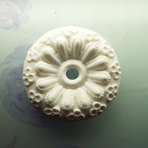1/12 Scale Dollhouse Ceiling Rose A