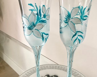 Flûte da champagne dipinte a mano: bicchieri unici per il brindisi di nozze